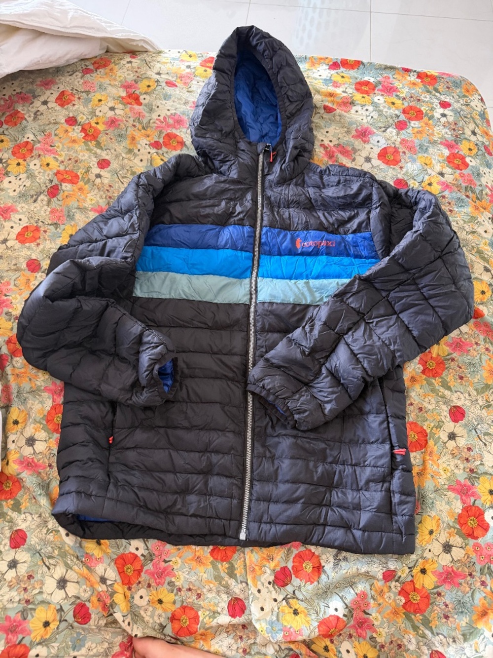 Cotopaxi Fuego Hooded Down Jacket Men’s Medium – 90% Down